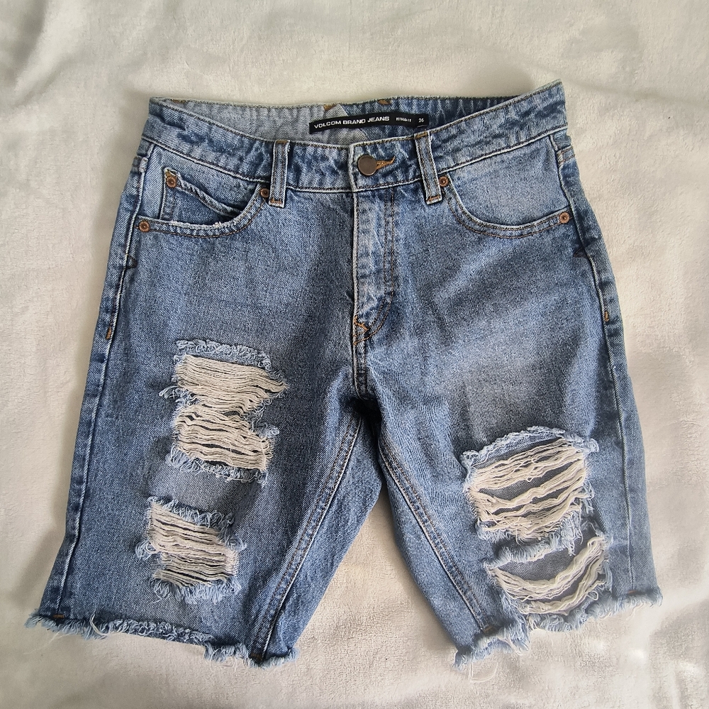 Volcom Distressed Bermuda Fit Cut Off Denim Shorts 26